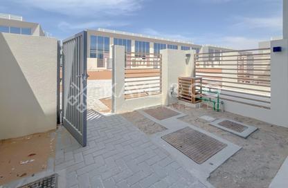 Townhouse - 1 - 2 for rent in Rukan 3 - Rukan - Dubai
