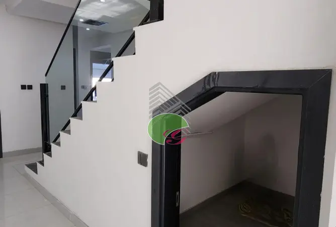 98708947 - Property Image 3