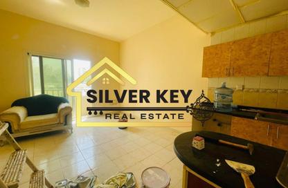 Apartment - Studio - 1 Bathroom for rent in Bu Tina - Al Sharq - Sharjah
