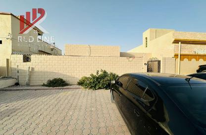 Full Floor - 4 Bedrooms - 4 Bathrooms for rent in Al Ghafia - Al Riqqa - Sharjah