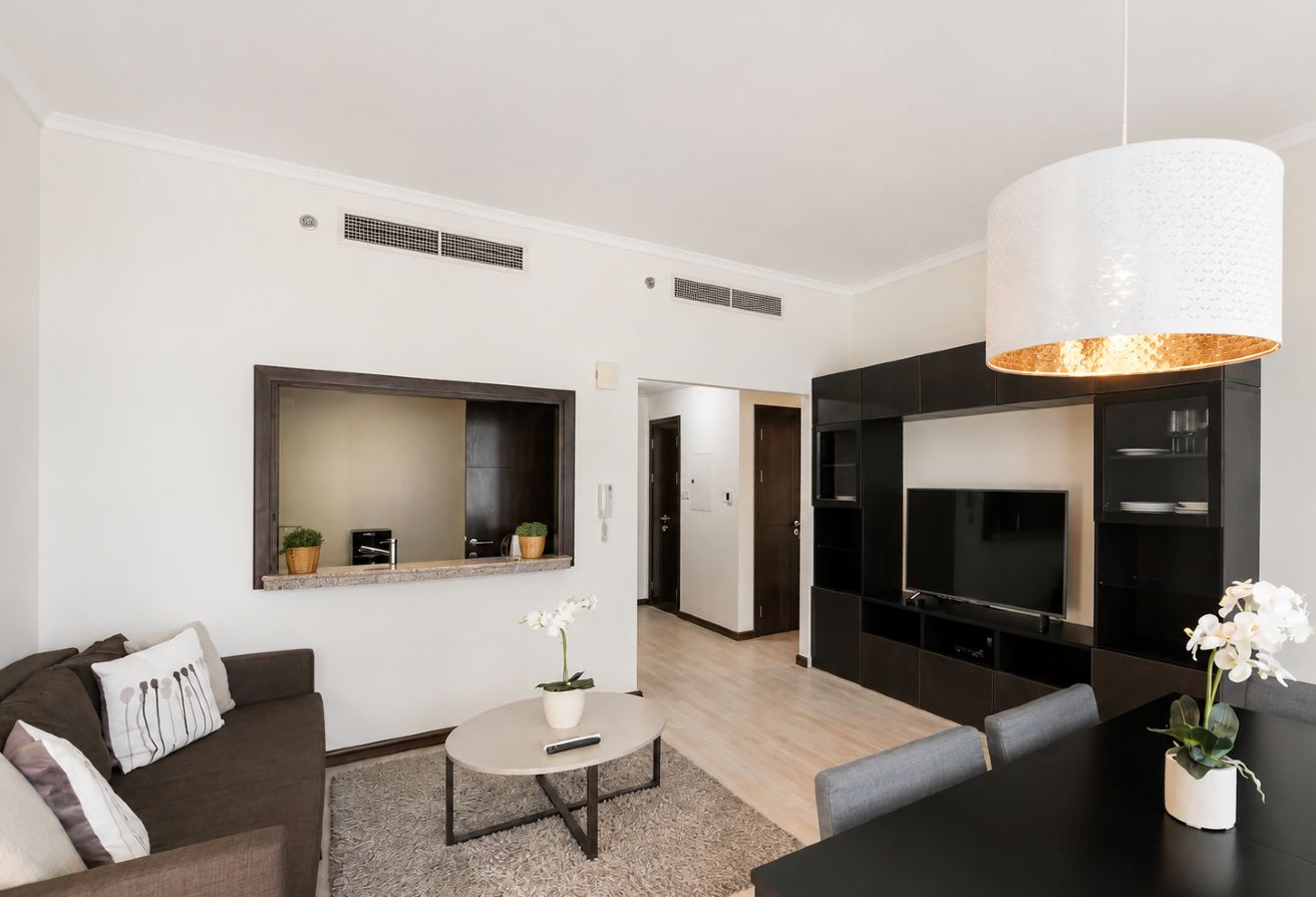 Cozy |  Fully Furnished |  High Floor