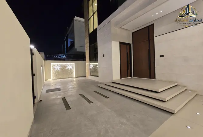 145987320 - Property Image 2