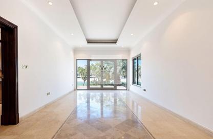 Villa - 5 Bedrooms - 6 Bathrooms for rent in Signature Villas Frond M - Signature Villas - Palm Jumeirah - Dubai