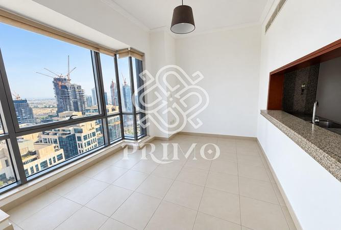 Spacious Layout | High Floor | Unfurnished photo 3