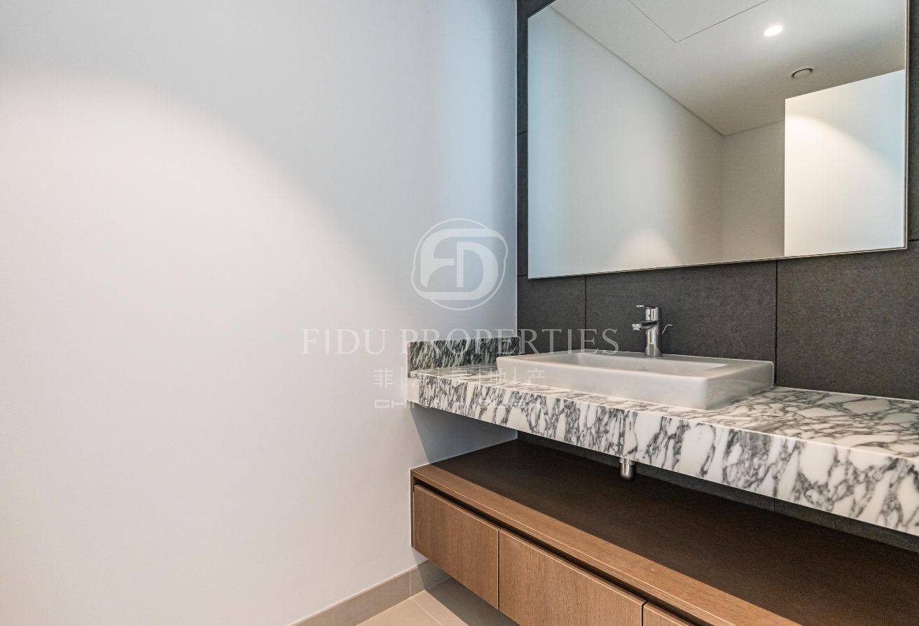 Corner Unit | Partial Sea View | High Floor