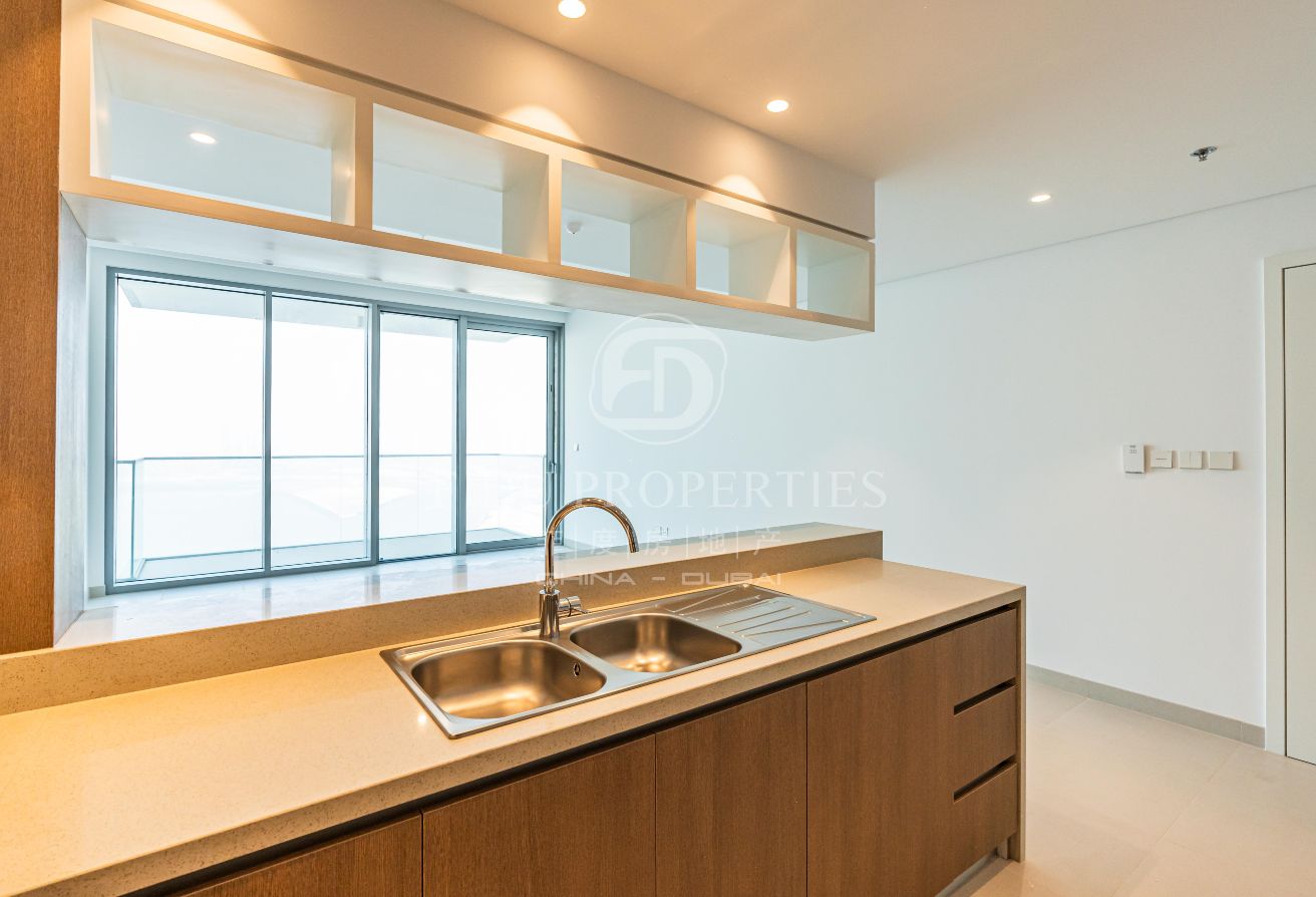 Corner Unit | Partial Sea View | High Floor