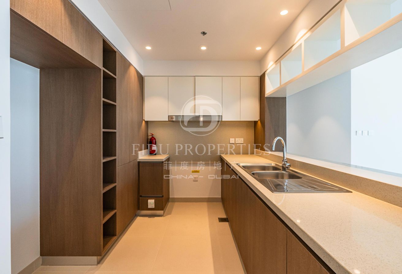 Corner Unit | Partial Sea View | High Floor