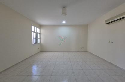 Apartment - 3 Bedrooms - 3 Bathrooms for rent in Al Dafeinah - Asharej - Al Ain