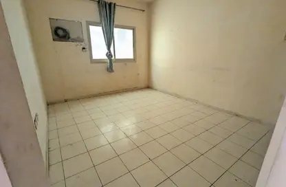 Apartment - 2 Bedrooms - 1 Bathroom for rent in Al Dhahri Building - Al Shuwaiheen - Sharjah