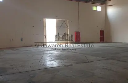 مستودع - استوديو - 2 حمامات للايجار في أم درع - أم القيوين