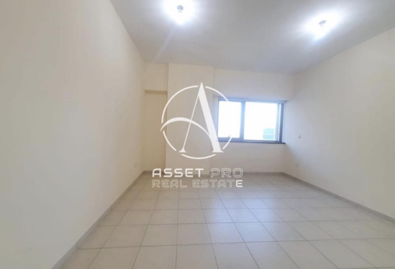 Vastu Apt | Big Apart | High Floor | Open View photo 4