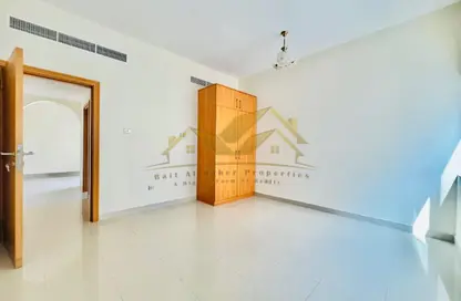 Apartment - 2 Bedrooms - 2 Bathrooms for rent in Mankhool Road - Bur Dubai - Dubai