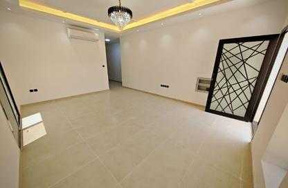 Villa - 4 - 6 for rent in Al Zaheya Gardens - Al Zahya - Ajman