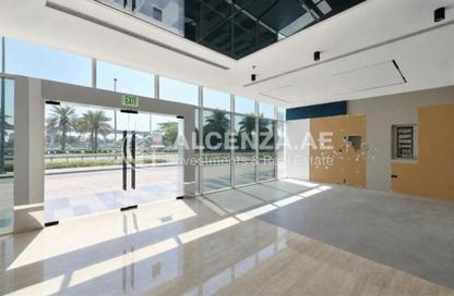Shop - Studio - 1 for rent in Infinity Building - Sheikh Zayed Road - Dubai