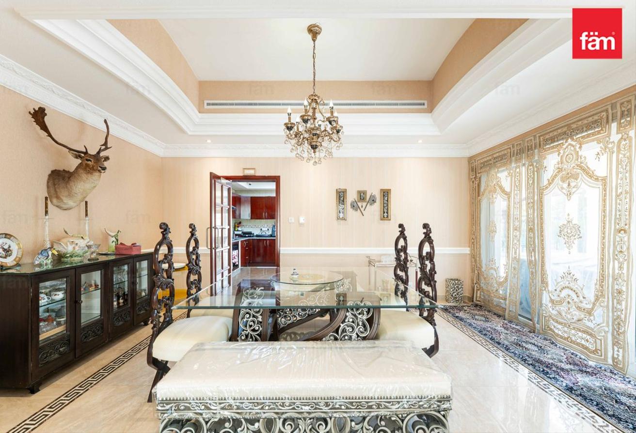 Luxury Villa | Perfect Location | Fully Upgraded photo 6
