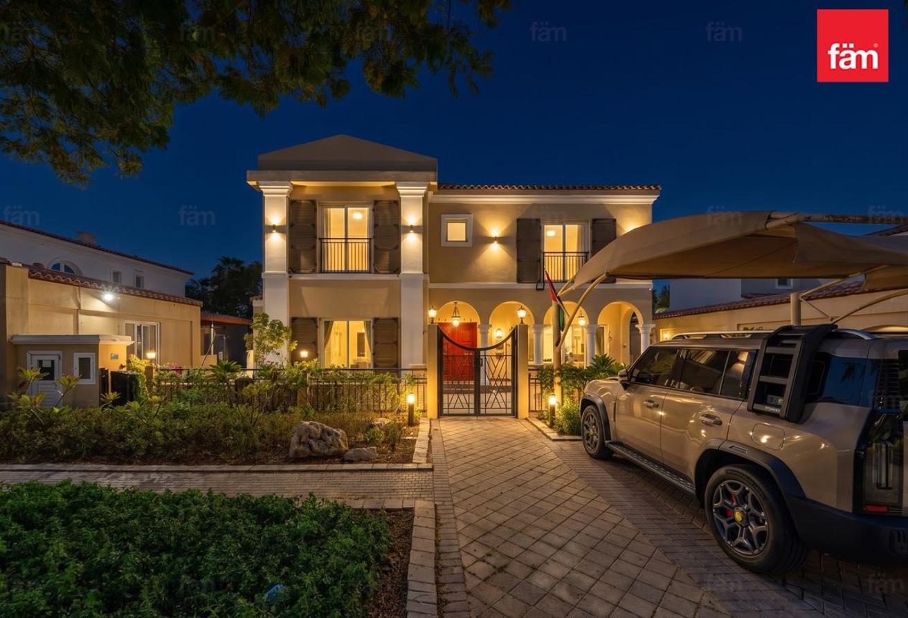 Luxury Villa | Perfect Location | Fully Upgraded photo 29