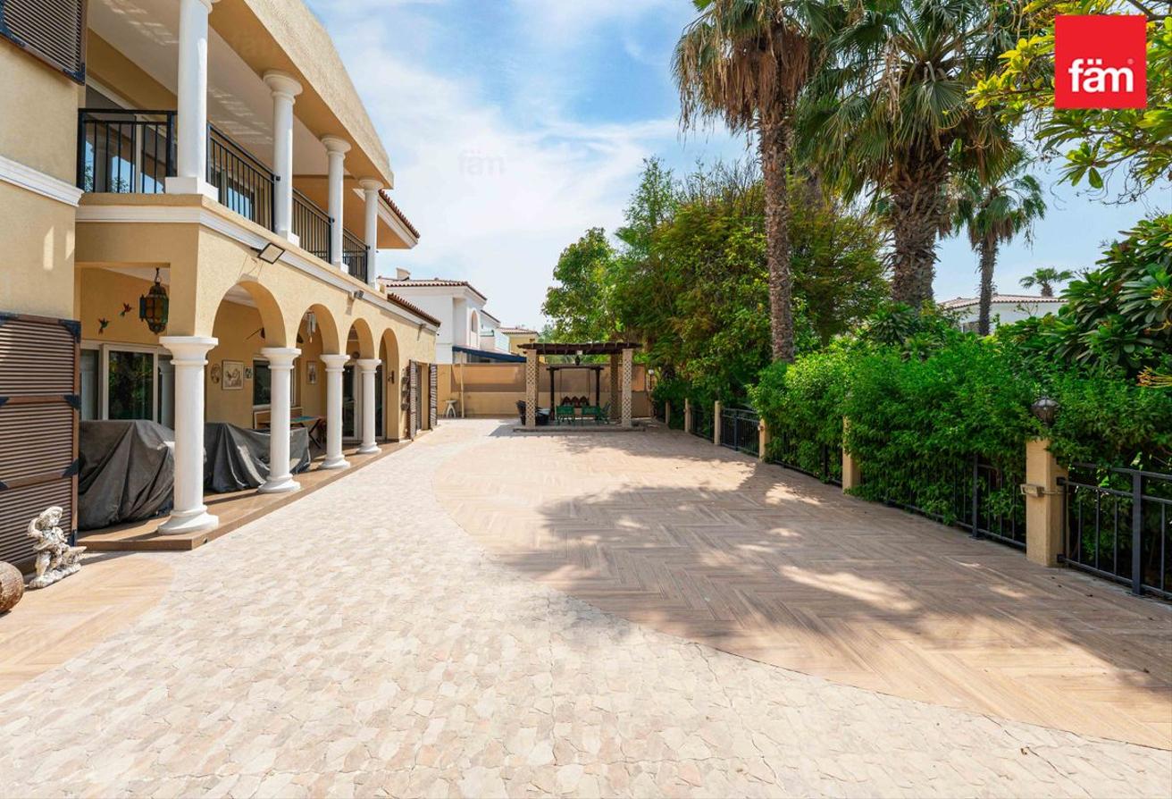 Luxury Villa | Perfect Location | Fully Upgraded photo 21