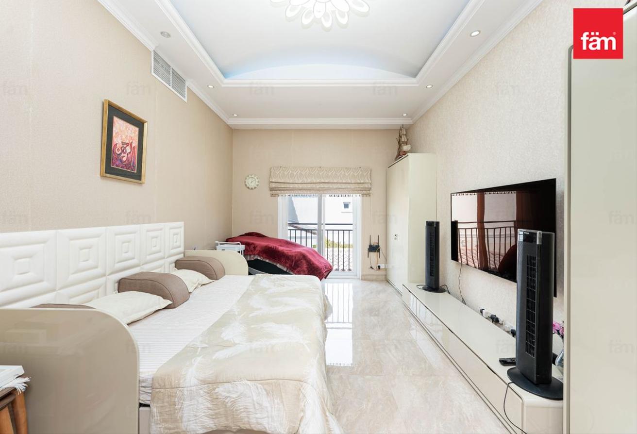 Luxury Villa | Perfect Location | Fully Upgraded photo 9