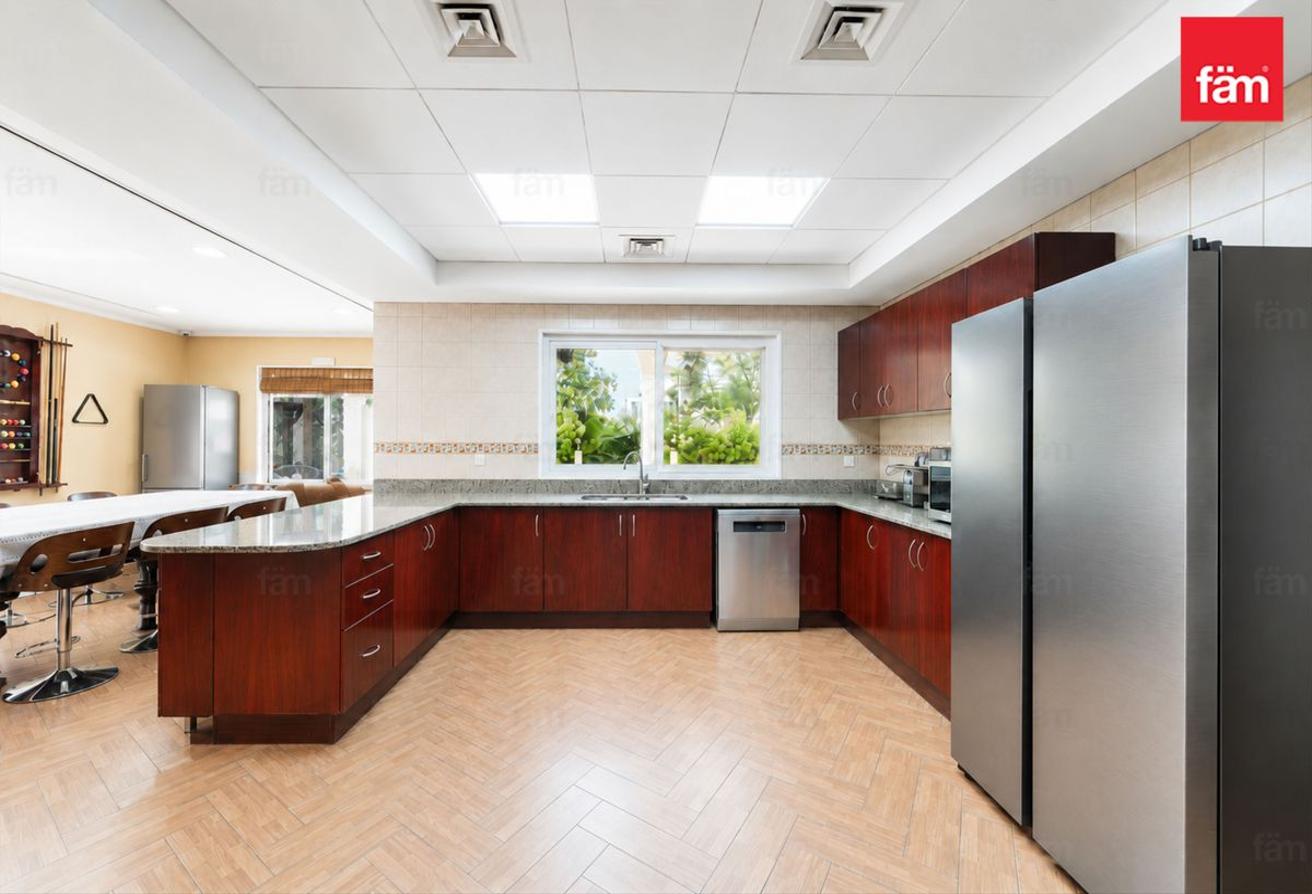 Luxury Villa | Perfect Location | Fully Upgraded photo 7