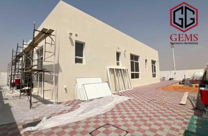 Villa - 5 Bedrooms - 6 Bathrooms for rent in Al Aweer 1 - Al Aweer - Dubai Villa - 5 Bedrooms - 6 Bathrooms for rent in Al Aweer 1 - Al Aweer - Dubai