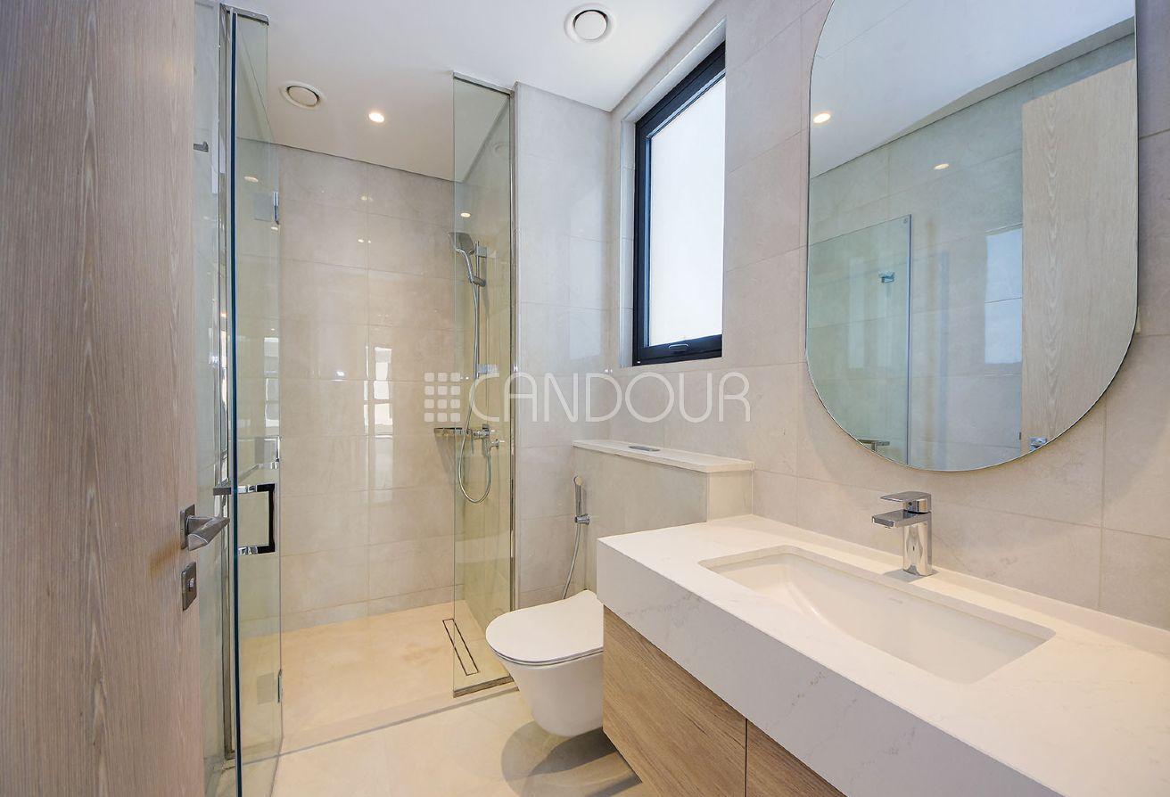 Corner Unit |5BR Villa | Next to Park | G+2 photo 19