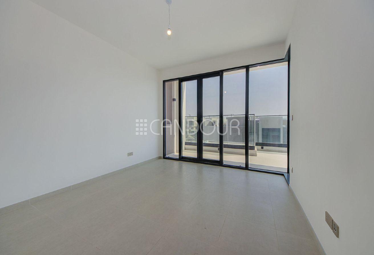 Corner Unit |5BR Villa | Next to Park | G+2 photo 27