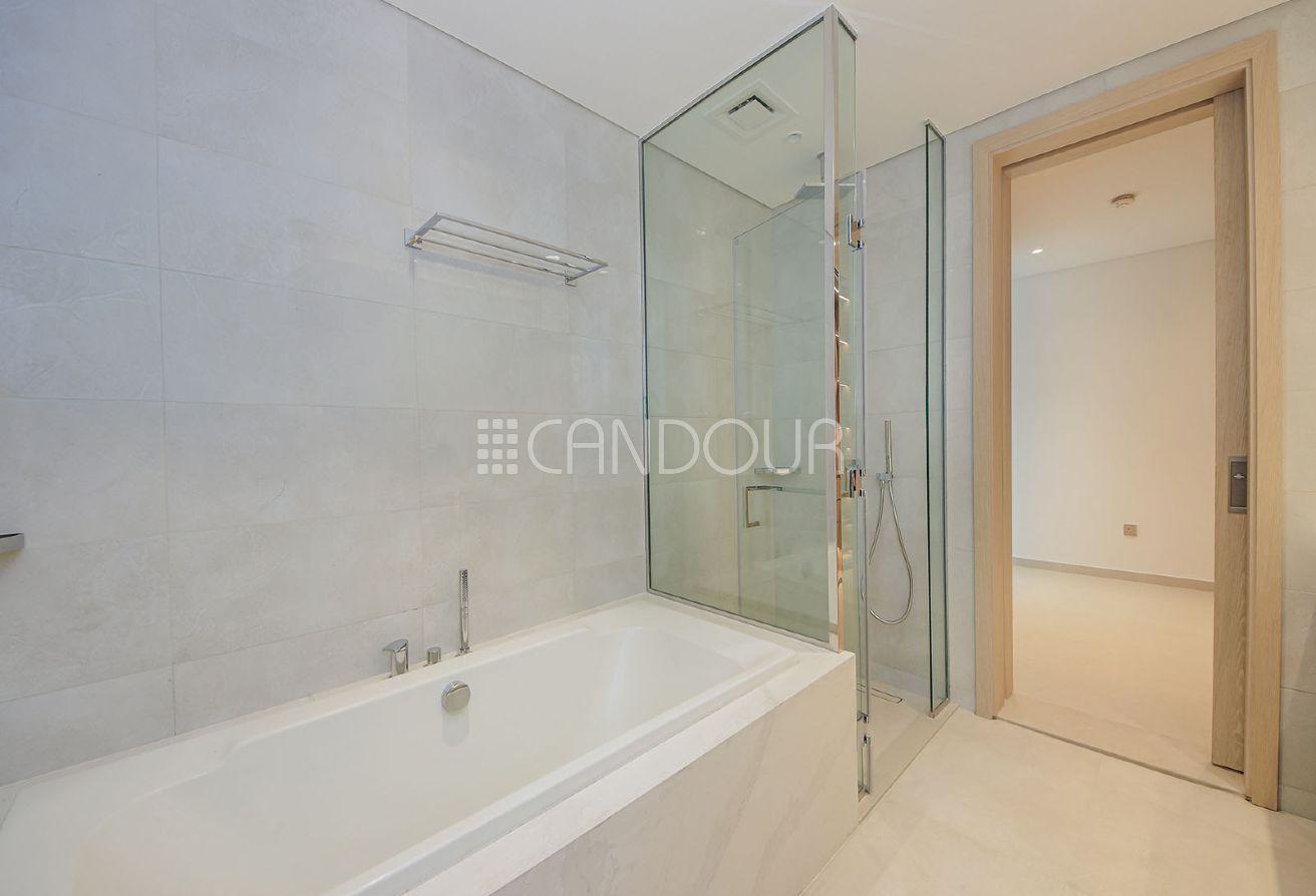 Corner Unit |5BR Villa | Next to Park | G+2 photo 23