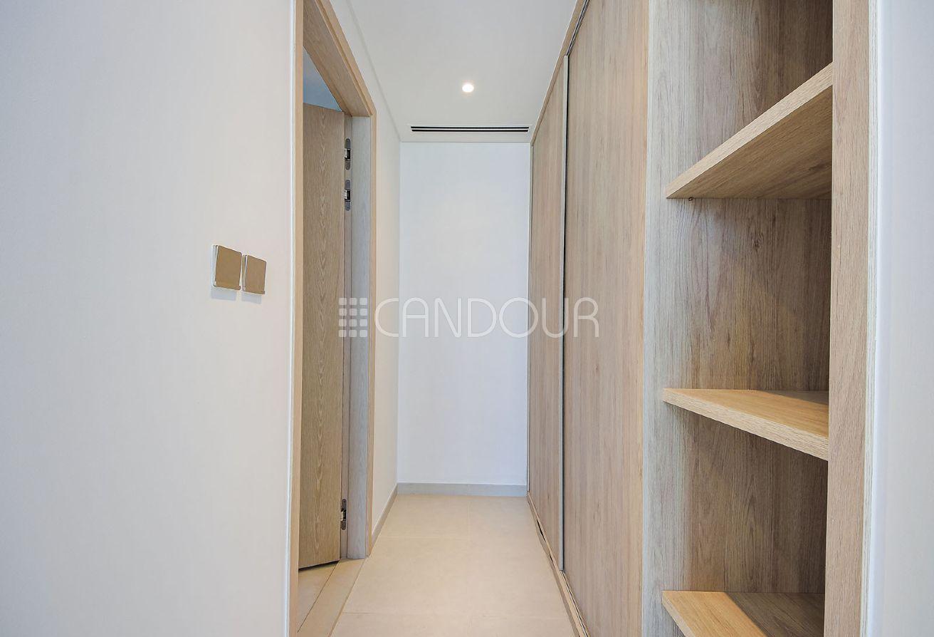 Corner Unit |5BR Villa | Next to Park | G+2 photo 14