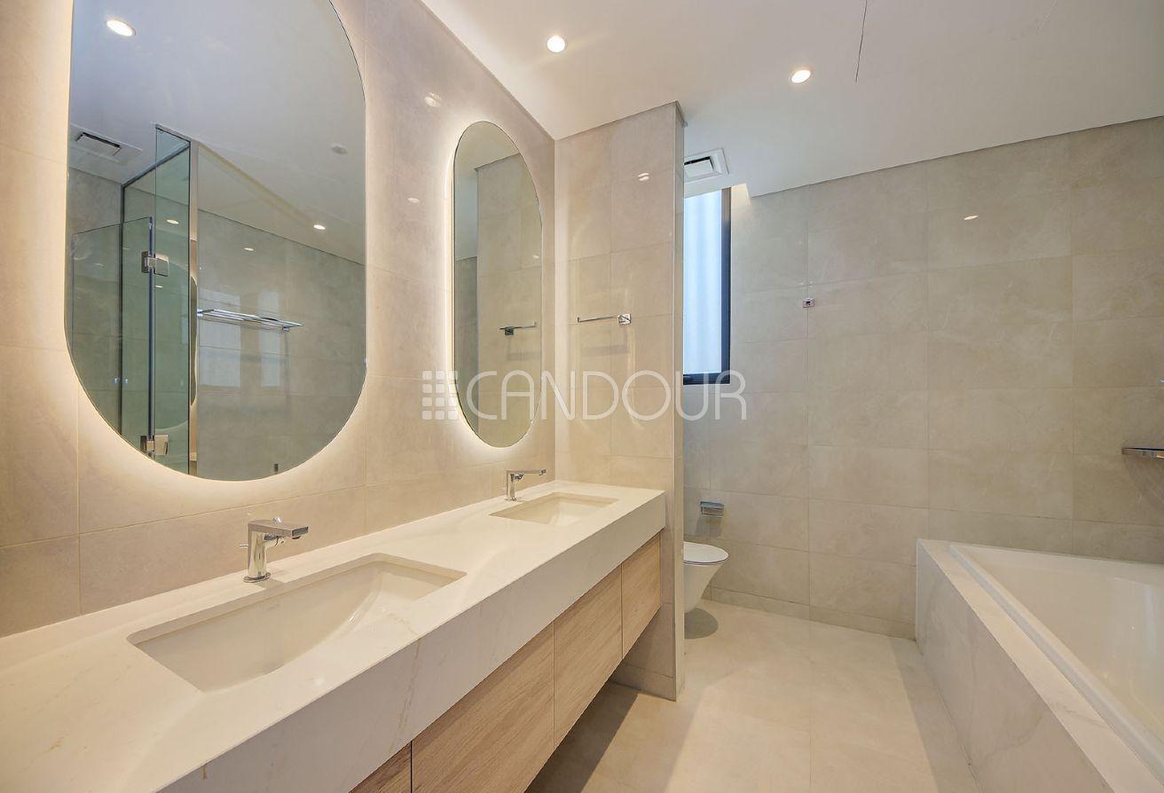 Corner Unit |5BR Villa | Next to Park | G+2 photo 22