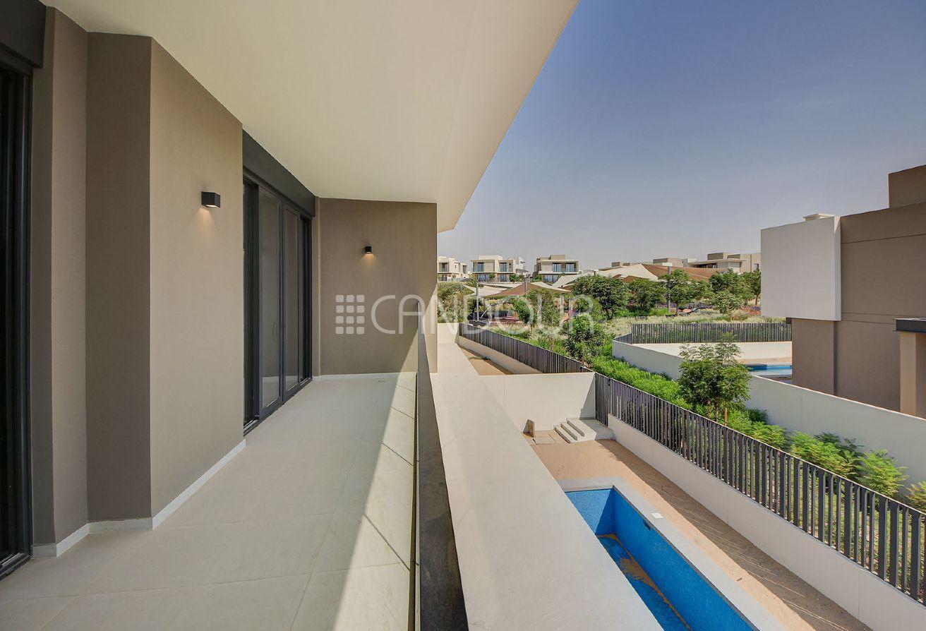 Corner Unit |5BR Villa | Next to Park | G+2 photo 25