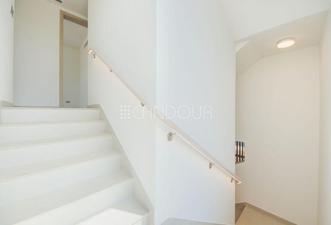 Corner Unit |5BR Villa | Next to Park | G+2 photo 10