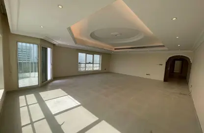 Apartment - 3 Bedrooms - 3 Bathrooms for rent in Al Khan Corniche - Al Khan - Sharjah