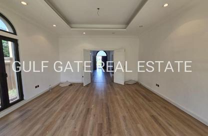 Villa - 4 - 5 for rent in Canal Cove Frond F - Canal Cove Villas - Palm Jumeirah - Dubai