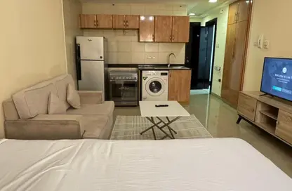 Apartment - 1 Bathroom for rent in Al Majaz 3 - Al Majaz - Sharjah
