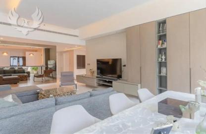Apartment - 3 - 4 for sale in Marina Residences 4 - Marina Residences - Palm Jumeirah - Dubai