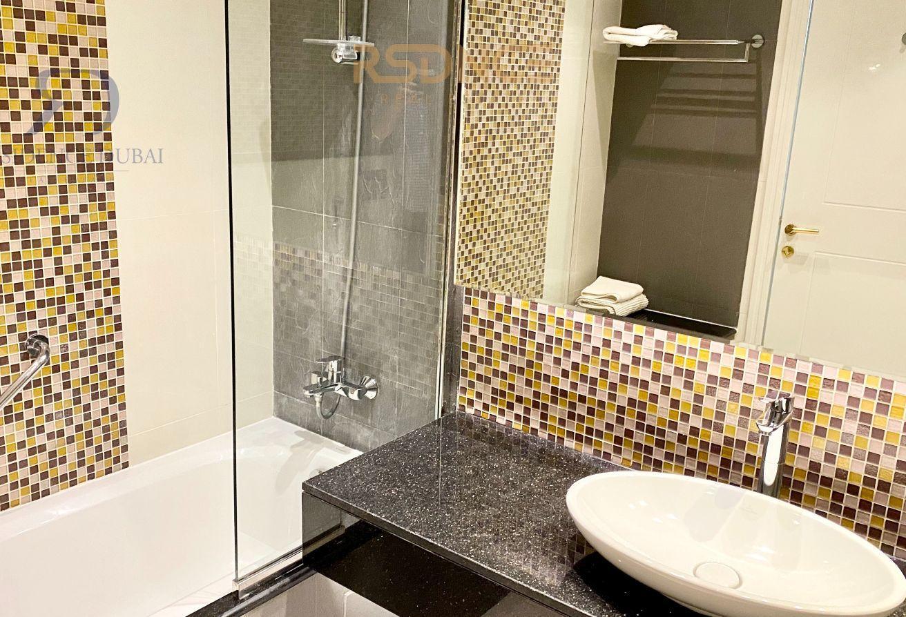 Vacant Oct 6! Fendi Furnished Top Floor Full Views photo 8