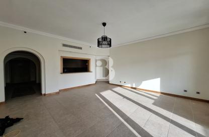 Apartment - 2 - 4 for rent in Al Habool - Shoreline Apartments - Palm Jumeirah - Dubai