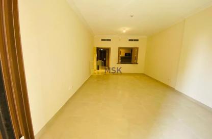 Apartment - 1 Bedroom - 2 Bathrooms for rent in Qamar 2 - Madinat Badr - Al Muhaisnah - Dubai Apartment - 1 Bedroom - 2 Bathrooms for rent in Qamar 2 - Madinat Badr - Al Muhaisnah - Dubai