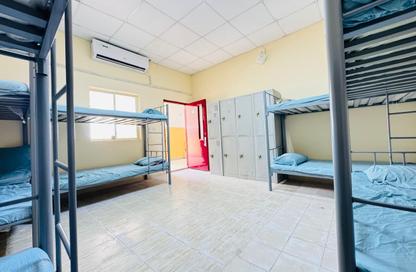 Labor Camp - Studio - 5 for rent in Mussafah Industrial Area - Mussafah - Abu Dhabi