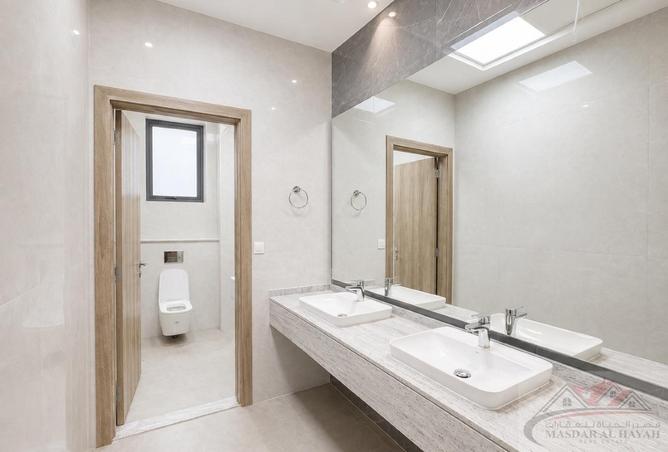 128815564 - Property Image 3