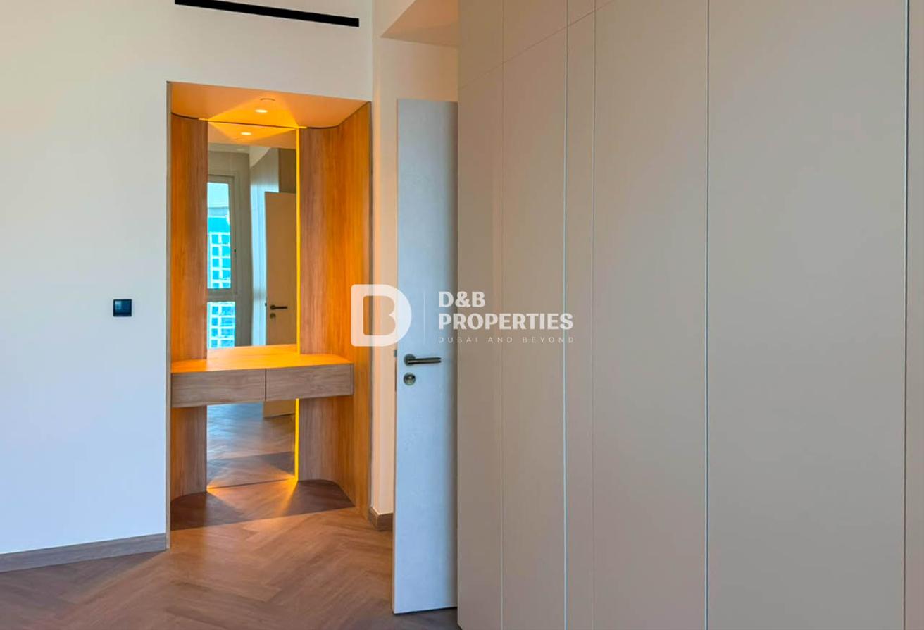 Upgraded Type C | Marina & Palm View | Maid's Room photo 20