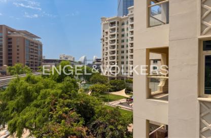 Apartment - 2 Bedrooms - 2 Bathrooms for sale in Al Anbara - Shoreline Apartments - Palm Jumeirah - Dubai