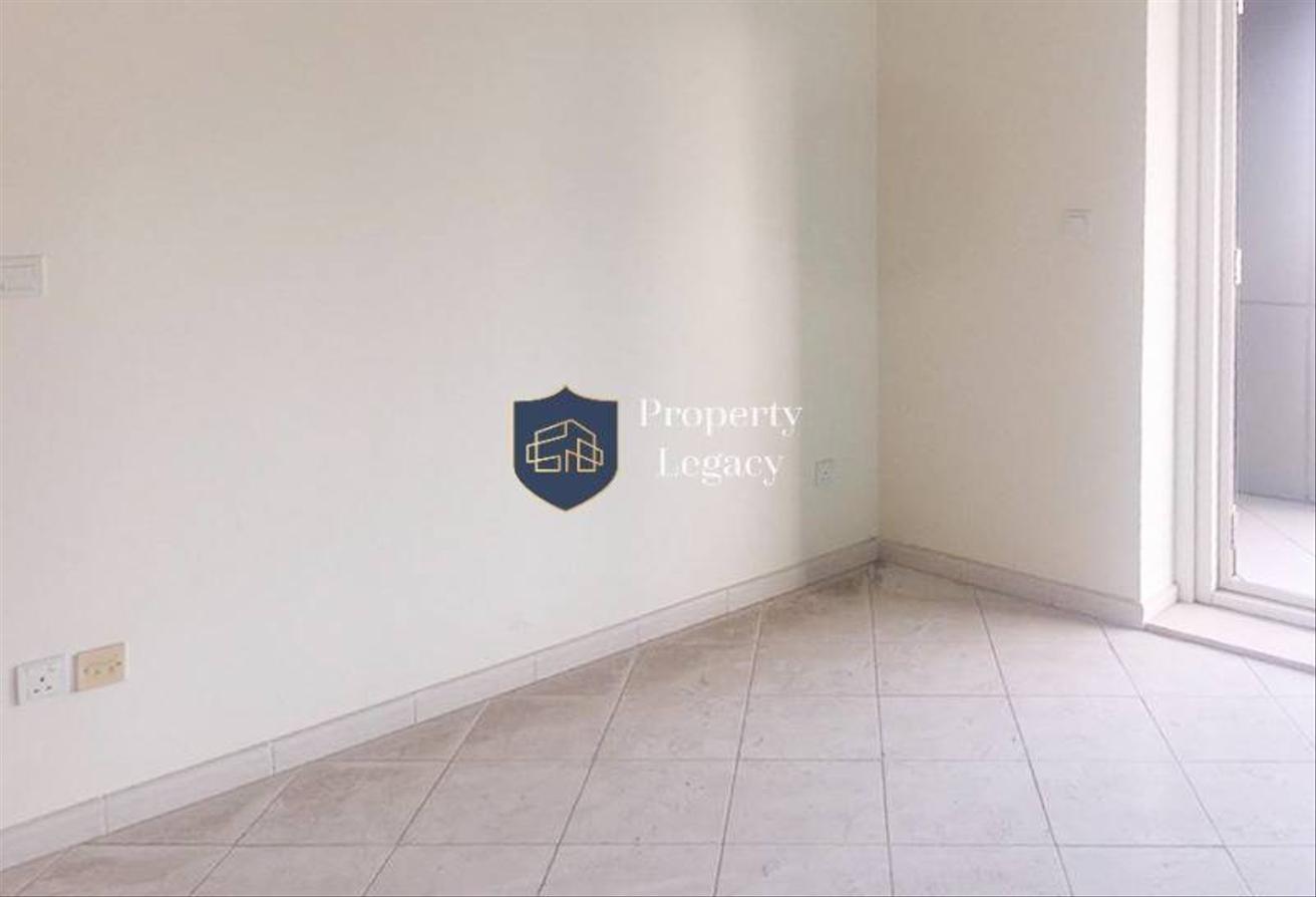 Elegant Layout | Prime Location | Vacant Now photo 4