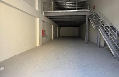 Warehouse - Studio - 3 Bathrooms for rent in New industrial area - Ajman