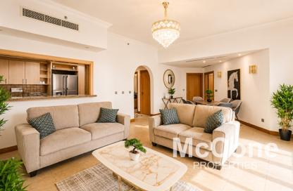 Apartment - 2 - 3 for rent in Al Habool - Shoreline Apartments - Palm Jumeirah - Dubai