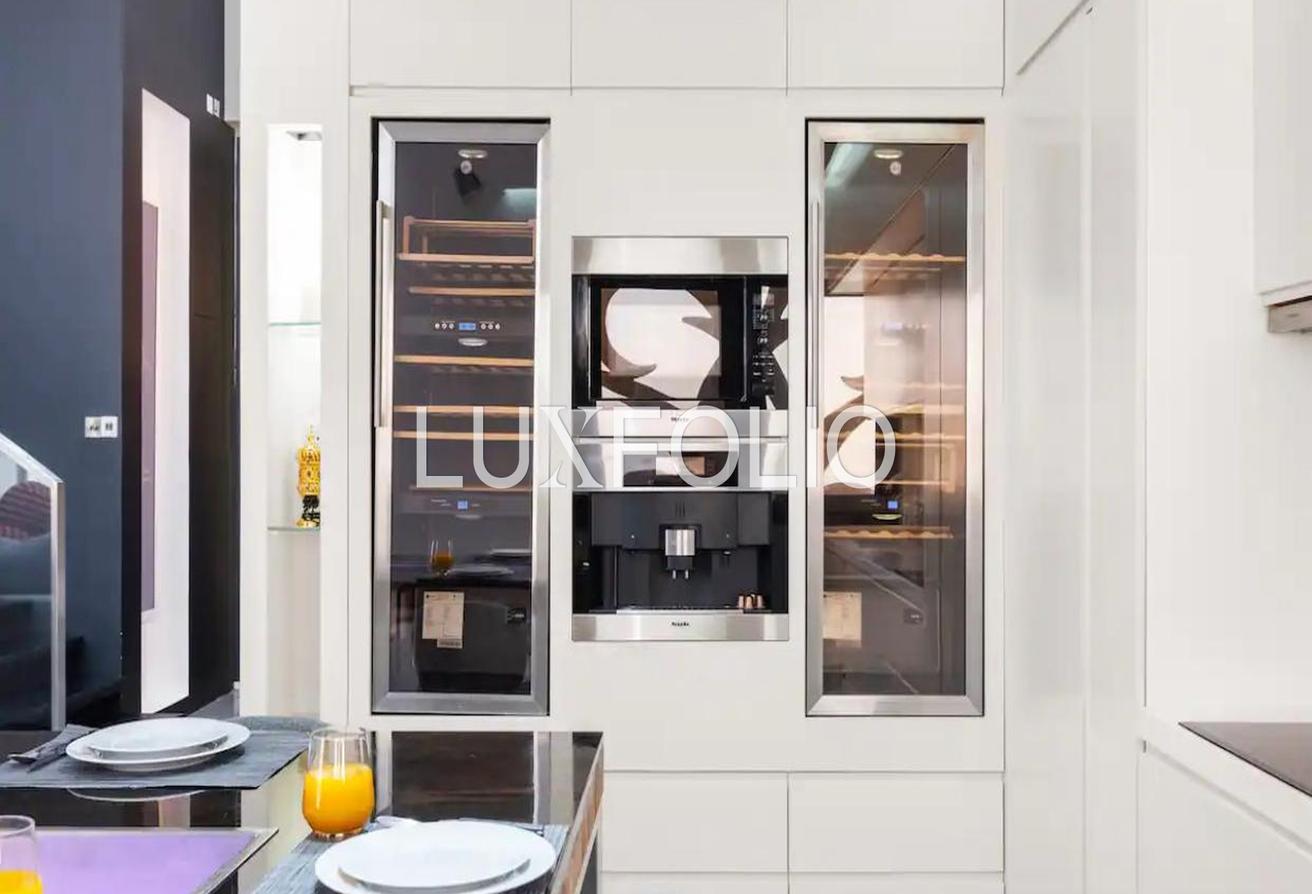 Duplex | 4 Cheques | Modern Upgraded photo 7