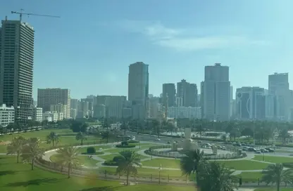مكتب - 2 غرف نوم - 1 حمام للايجار في برج بيزنس تاور - المجاز 2 - المجاز - الشارقة