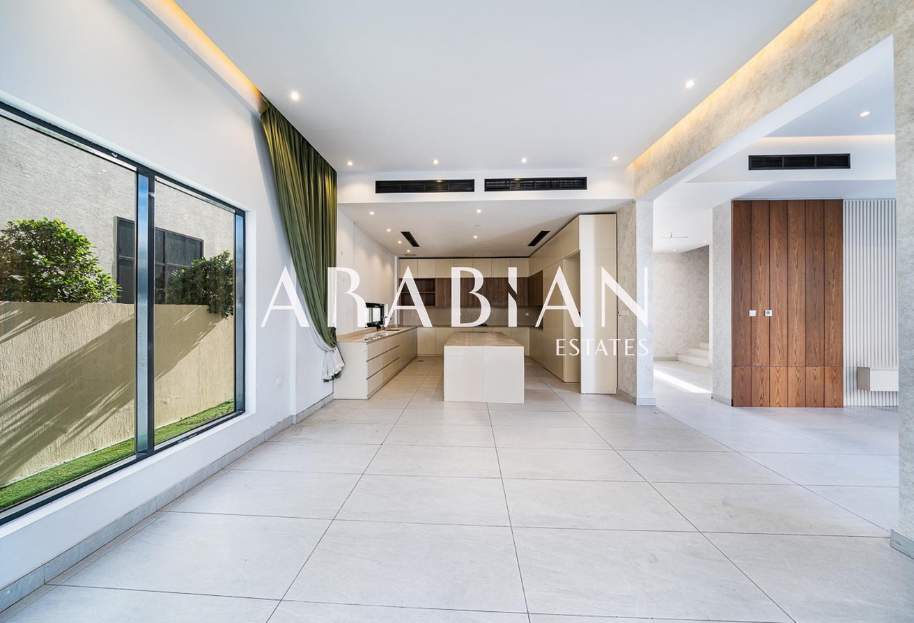 Luxury Villa | Premium Location | Elevator I photo 4