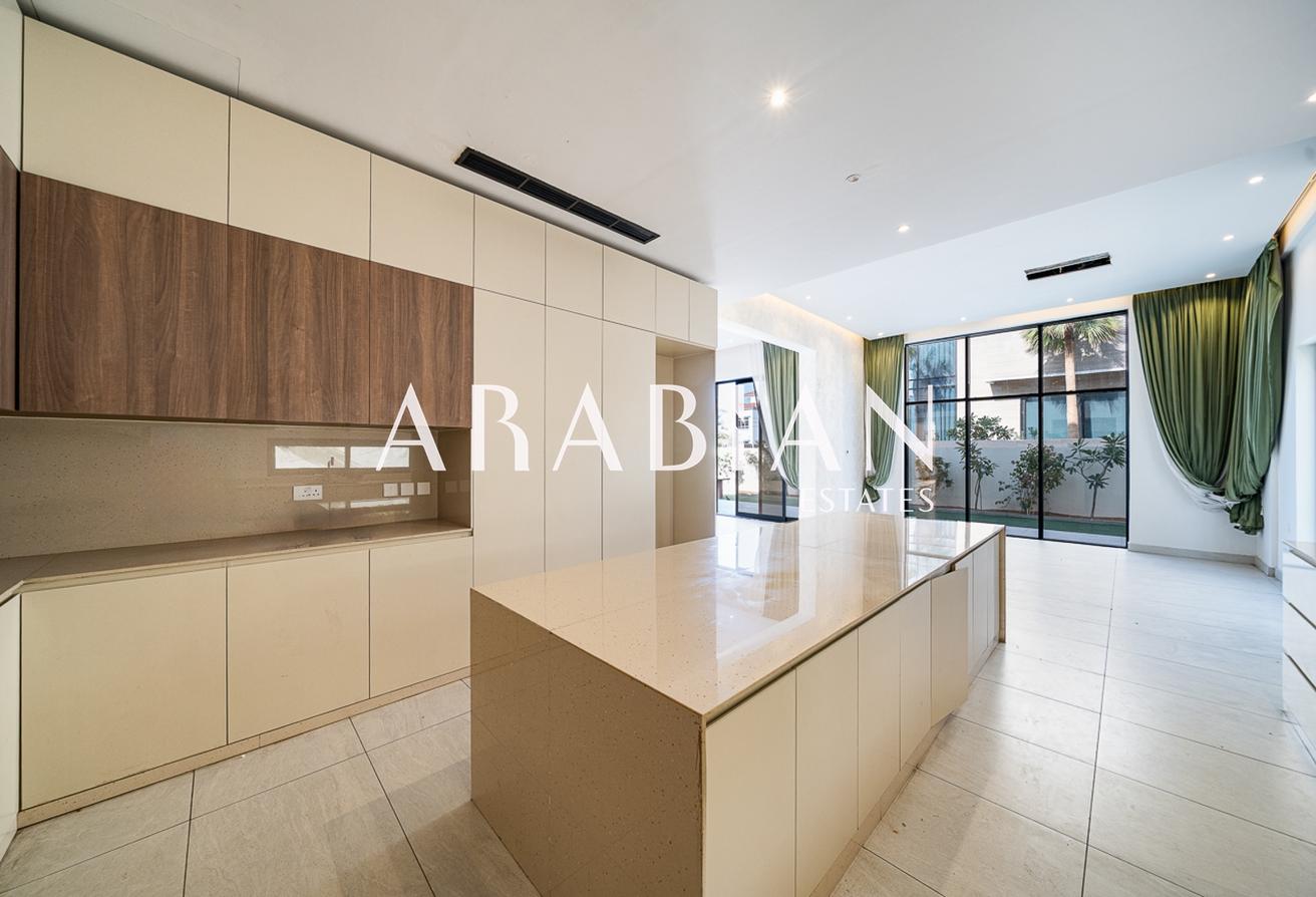 Luxury Villa | Premium Location | Elevator I photo 5