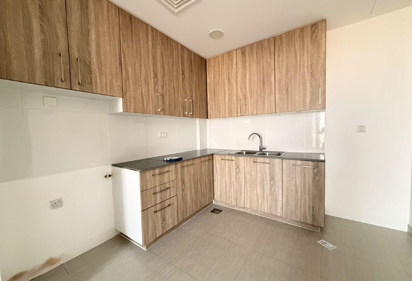 Spacious Unfurnished 2BR | Park Location photo 6